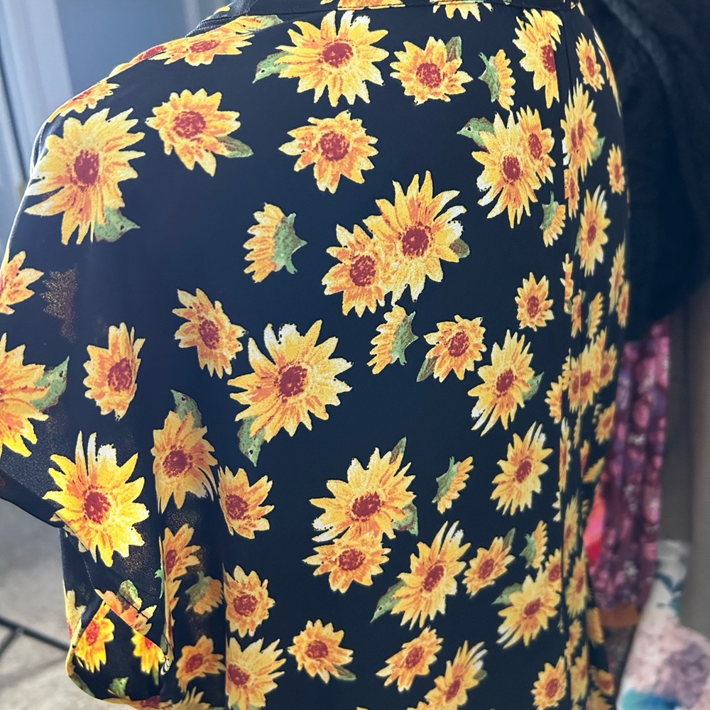Sunflower blouse by Pleione- size medium - Picture 5 of 7